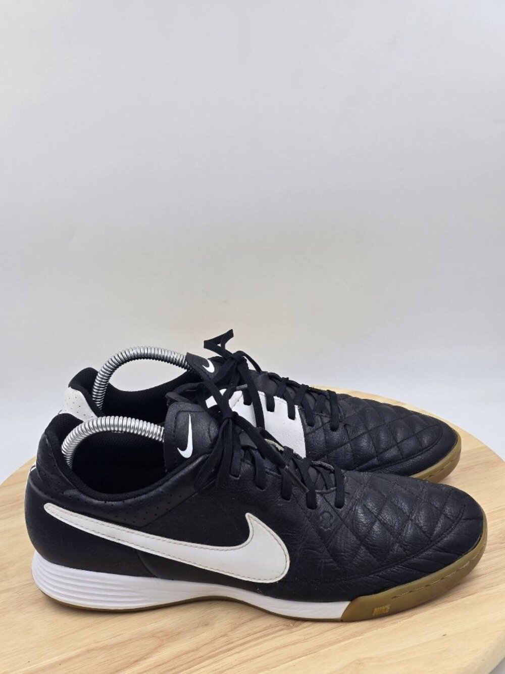 Nike Men's Tiempo Genio Leather IC indoor Soccer Shoes 631283-010 sz 9.5